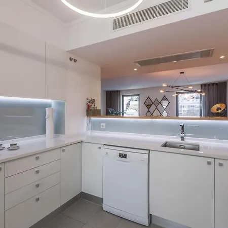 Apartment Luxury In Downtown *